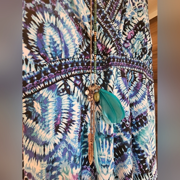 Dress- -Medium-Necklace included - Picture 3 of 4